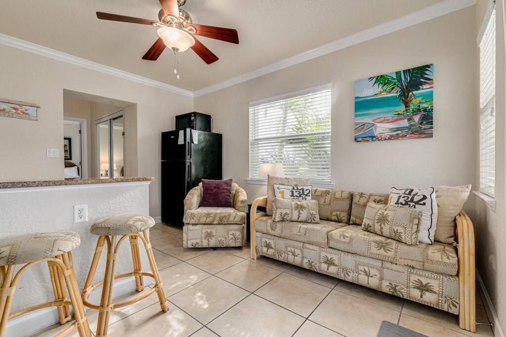 Steps To The Beach And Restaurants! - Coconut Villa'S Suite 1 St. Pete Beach Kültér fotó
